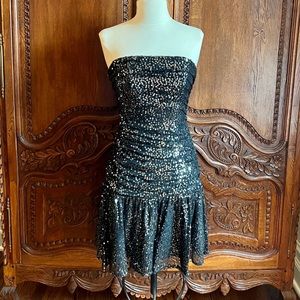 Betsey Johnson Strapless Dress (Black, Size 2)